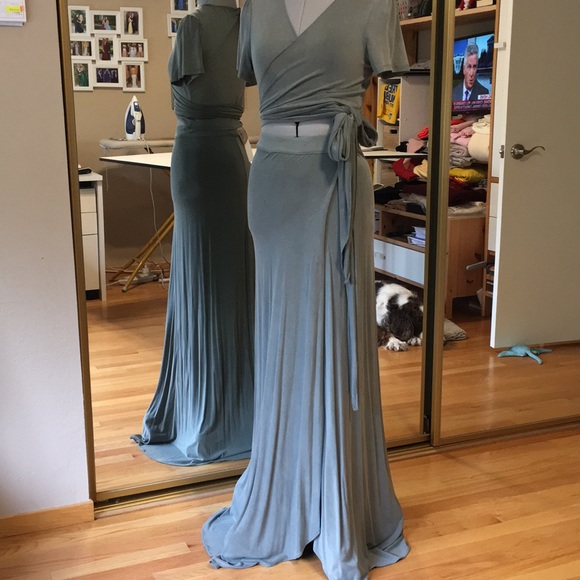 Olivaceous Dresses & Skirts - New 2 Piece Skirt Set